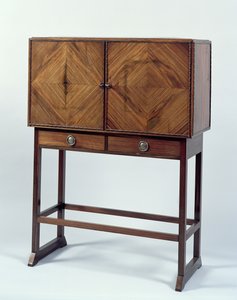 Cabinet, vers 1902