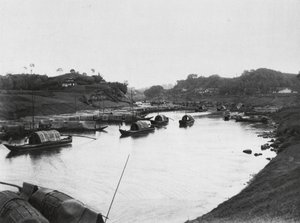 Tzeliutsing, Szechuan, bateaux de sel dans le quartier industriel des puits de sel - Ernst Boerschmann