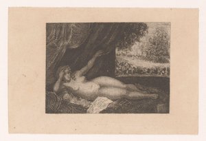 Femme nue allongée sur un lit de repos