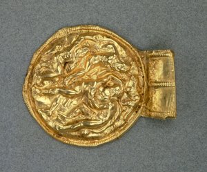 Pendentif bulla embossé. Civilisation étrusque, IVe siècle av. J.-C. - Etruscan