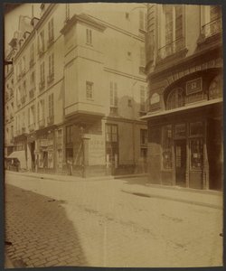 Tourelle rue Saint Paul.  Passe pour avoir été le cabinet de travail de Botal, médecin de Henri III