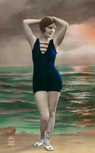 Jeune femme en maillot de bain - European Photographer