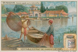 Pagode ancienne sur la rivière des Parfums au Vietnam - European School