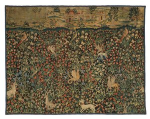 Fragment de tapisserie Mille fleurs représentant des animaux, des oiseaux et un paysage, c.1500 - European School