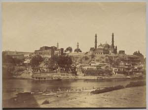 Le fort de Muchee Bhawan et la rivière Gomti vus du pont de pierre - Felice A. Beato