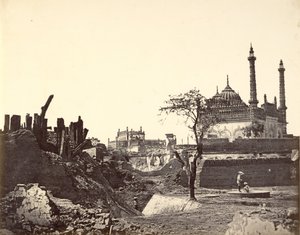 Batterie près de Begum Kotie. Deuxième Attaque de Sir Colin Campbell en mars 1858 - Felice Beato