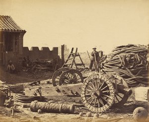 Intérieur de Pehtang montrant le magasin et le canon en bois, 1er août 1860 - Felice Beato