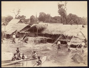 [Village indigène le long de la rivière Irrawaddy] - Felice Beato
