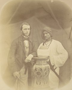 Portrait de J.D. Forsyth, Esq., C.S. Sec., commandant en chef à Oude avec son serviteur indien - Felice Beato