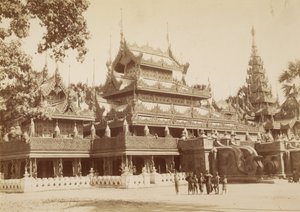 École dorée de la reine Soopyalat à A. Road, Mandalay - Felice Beato