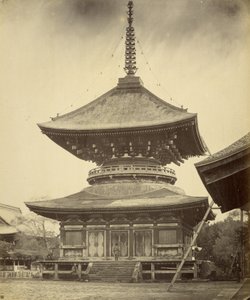 Pagode à un étage, sanctuaire Hachiman, Kamakura - Felice Beato