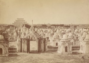 Les 450 pagodes depuis la pagode centrale - Mandalay - Felice Beato