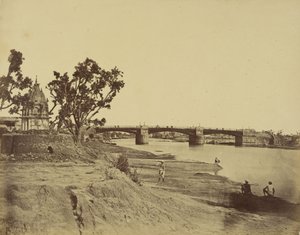 Le pont de fer menant de la résidence aux cantonnements - Felice Beato