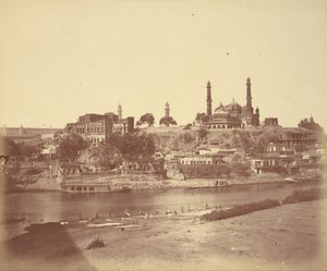 Le fort Muchee Bhawan et la rivière Gomti pris du pont de pierre - Felice Beato