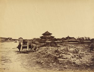 Sommet du Mur de Pékin Montrant les Canons Chinois Dirigés Contre nos Batteries, 14 Octobre 1860 - Felice Beato