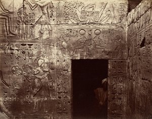 Reliefs dans le temple d