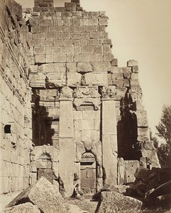 Les propylées du Temple de Jupiter ou du Temple du Soleil, dans la zone archéologique d