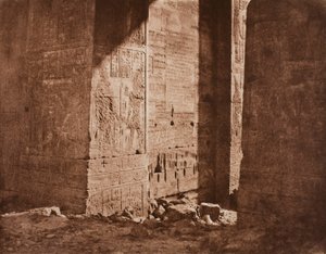 Premier pylône - Inscription française gravée sur l