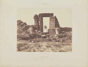 Karnak (Thèbes). Premier Pylône - Ruines de la Porte et des Colosses, vues du Point E - Félix Teynard
