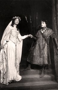 Dorothea Baird 1875-1933 et Harcourt Williams 1880-1957 dans Paola et Francesca, 1907 - Foulsham and Banfield