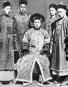 Portrait de mandarins, Chine, 1936 - Fox Photos