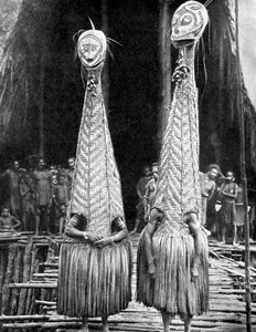 Masques et visières de gobelins portés comme aides à la beauté, Papouasie-Nouvelle-Guinée, 1936 - Fox Photos