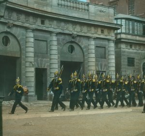 Changement de la garde au palais, Stockholm, Suède, fin 19ème-début 20ème siècle - Fradelle and Young