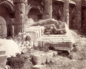 Vestiges sculptés dans le temple de Jupiter, Baalbek - Francis Bedford