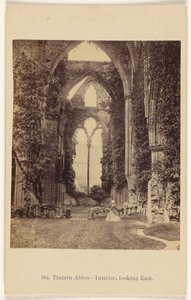 Abbaye de Tintern - intérieur, vue vers l