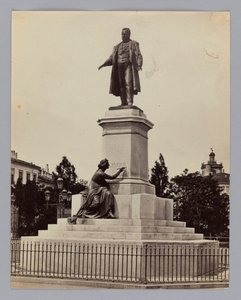 Milan. Antonio Tantardini (1829-1879) et Odoardo Tabacchi (1831-1905), monument à Camillo Benso, comte de Cavour, homme politique et entrepreneur italien - Francis Frith