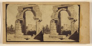 [Römischer Bogen auf der Insel Biggs.] - Francis Frith