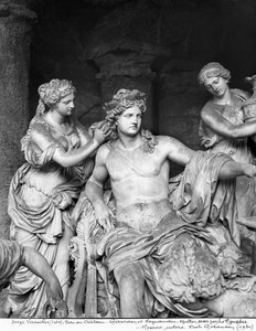 Apollon soigné par les nymphes dans le bosquet des Bains d