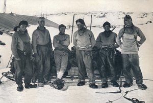 Le groupe du lieutenant Campbell à leur retour au cap Evans, 7 novembre 1912, 1913