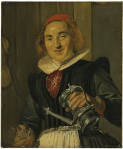 Jeune femme tenant un verre et une carafe