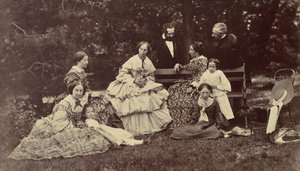 [Portrait de groupe de quatre femmes, deux hommes et trois enfants dans un jardin], années 1850-60 - Franz Antoine