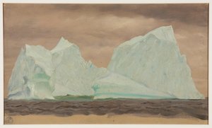 Icebergs sous un ciel nuageux