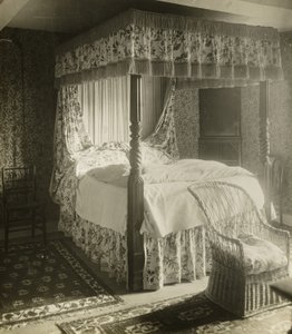Kelmscott Manor : Bed Wm. Morris Was Born In - Frederick H. Evans