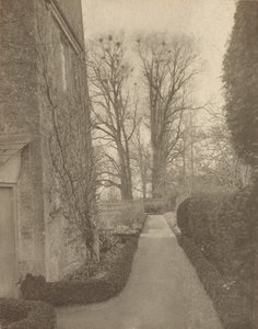 Manoir de Kelmscott : Dans le jardin - Frederick H. Evans