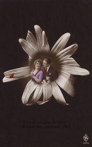Un jeune couple au centre d