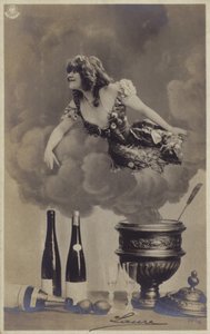 Jeune femme émergeant de la vapeur d
