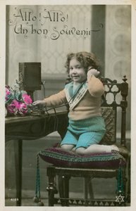 Enfant utilisant le téléphone - French Photographer