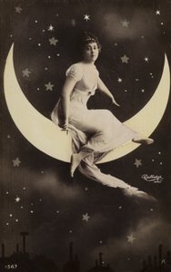 Fille sur la lune - French Photographer