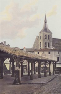 Guîtres, Ancienne Halle et clocher de l