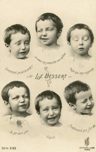 Petit garçon faisant des grimaces