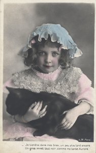 Petite fille avec un chat - French Photographer