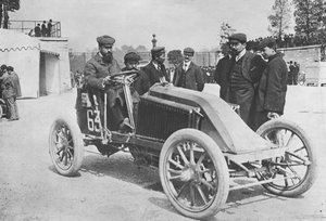 Marcel Renault au départ de la course de Paris à Madrid, 1903 - French Photographer