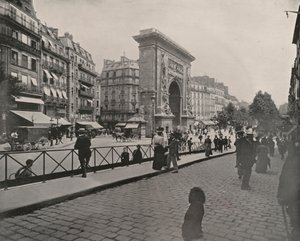 Paris : Porte Saint-Denis, heure du déjeuner (photo n/b) - French Photographer