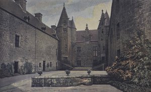 Ploubezre, Château de Kergrist, Ensemble sur la Cour d