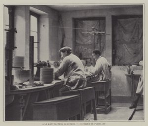 Atelier de polissage à la manufacture de porcelaine de Sèvres, France - French Photographer
