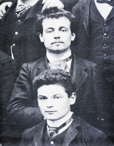 Portrait : Alfred Jarry (1873-1907) et Fargue (1876-1947) au Lycée Henri IV, Paris - French Photographer